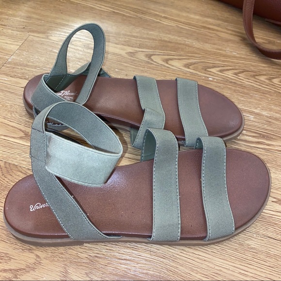 Target Shoes - Green scrappy sandal NWOT